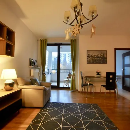 Mlociny Metro Apartment