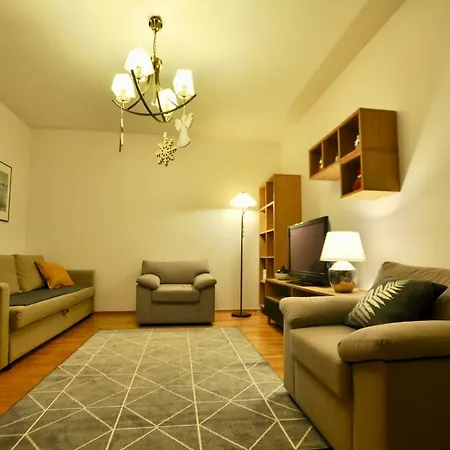 Mlociny Metro Apartment